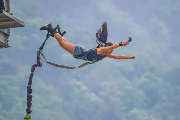 Bungee Jumping — photo 1 of 3